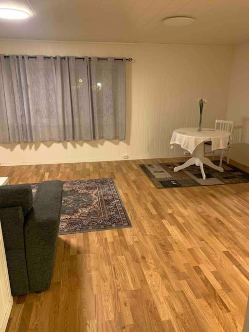 Fin Leilighet I Tromsdalen. Apartman Tromsø Kültér fotó